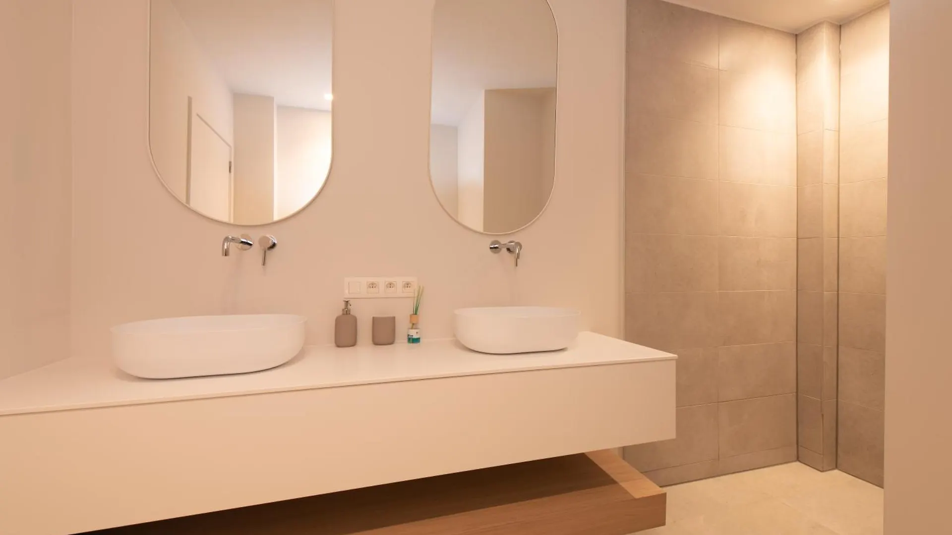 Deluxe 3 Bedrooms Apartment With Casino View At The Beach And Free Parking Ostende 0*,  Belgium